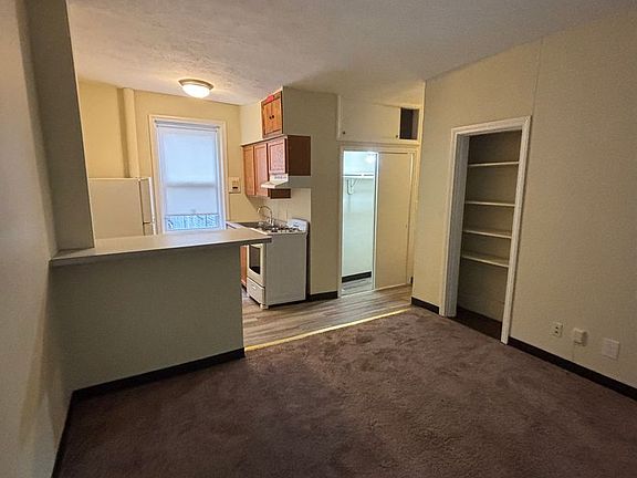 3rd image of 161 Kelton St #14L