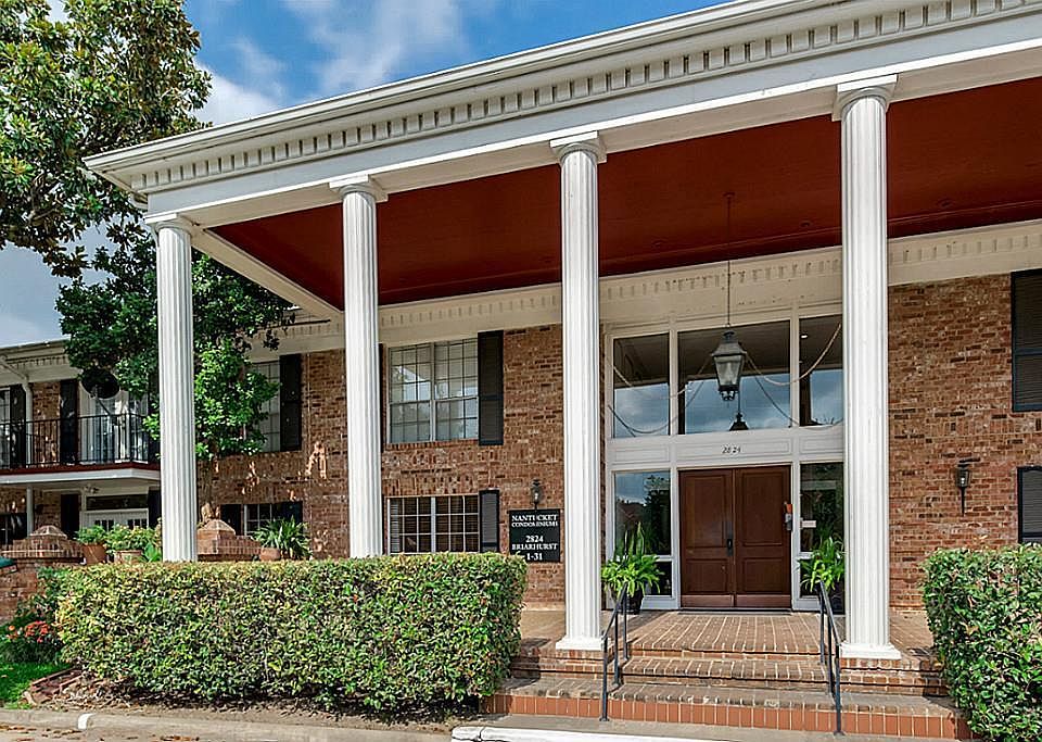 1st image of 2824 Briarhurst Dr APT 28