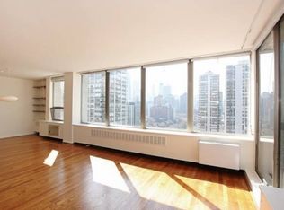 1455 N Sandburg Ter APT 1701B, Chicago, IL