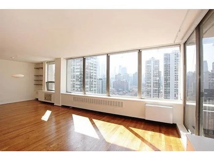 1455 N Sandburg Ter APT 1701B photo 1