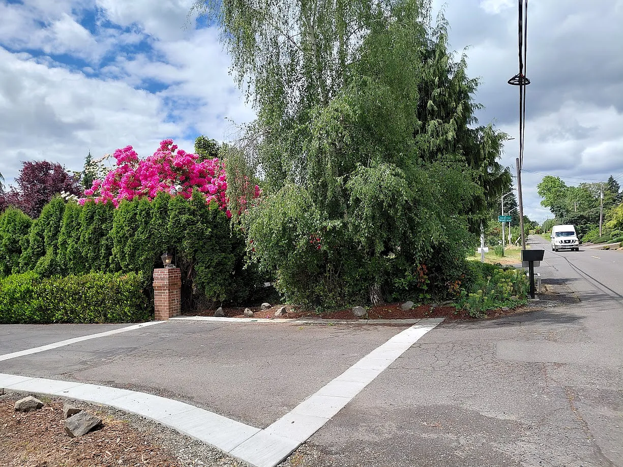 9417 SE Evergreen Hwy — Photo 1