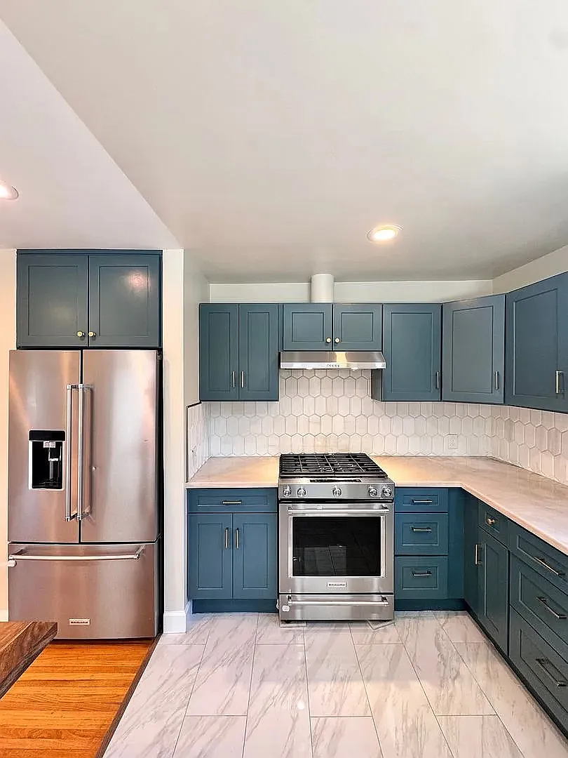 3 bed, 2.0 bath, 1172 sqft, $3,000 — Photo 3