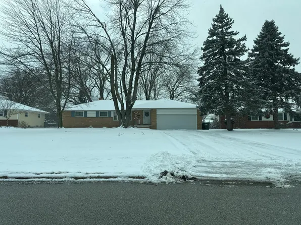 960 Stanwell Dr, Highland Heights, OH 44143
