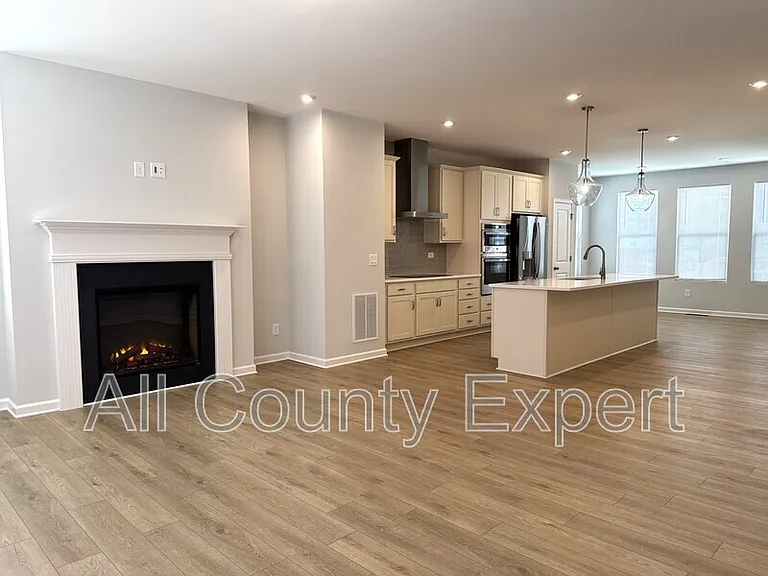 2817 Beacon Bend Xing — Photo 13