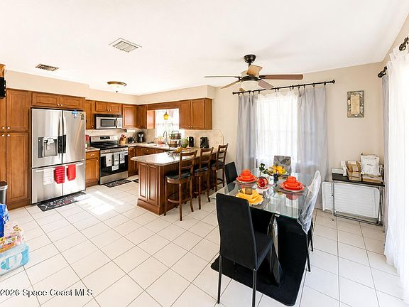 4th image of 4345 Elliot Ave