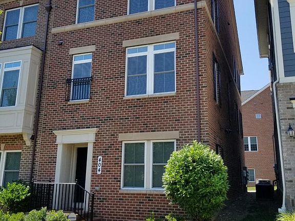 2nd image of 404 Blue Flax Pl