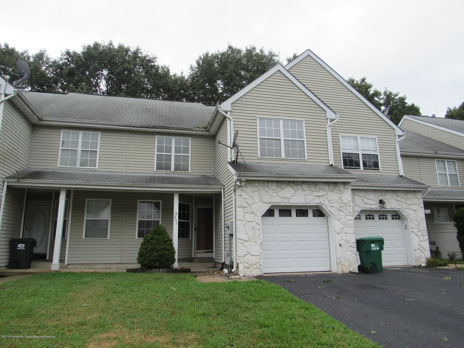 235 Moses Milch Dr photo 1