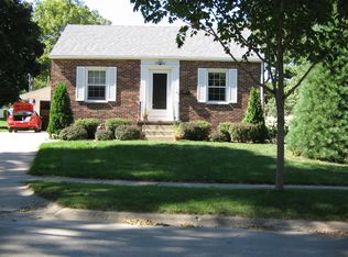 3922 Hart Ct NE, Cedar Rapids, IA 52402
