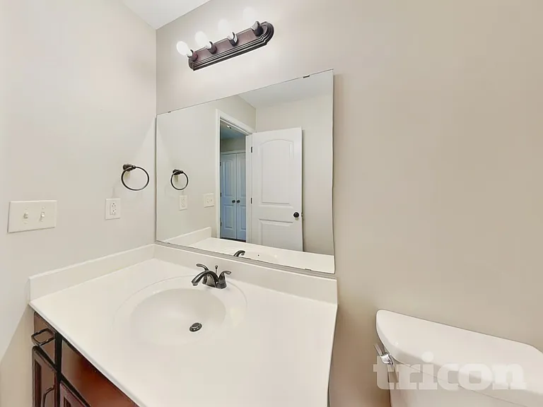 1037 Dwight Eisenhower Way — Photo 14