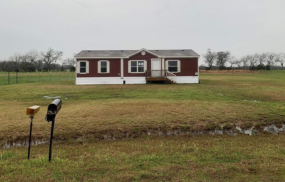 1st image of 128 Oak Hollow Ln