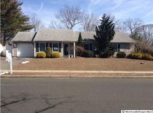 27 Oak Knoll Dr, Brick, NJ 08724
