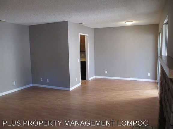 5th image of 923 E Cypress Ave