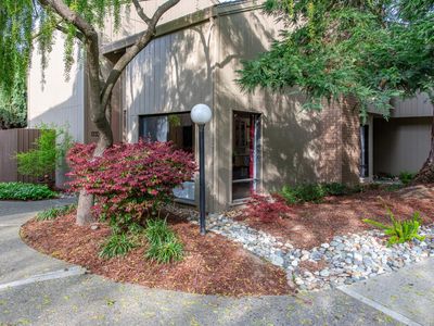 1318 Vanderbilt Way, Sacramento, CA, 95825
