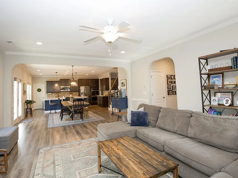 240 Parrish Ln — Photo 21