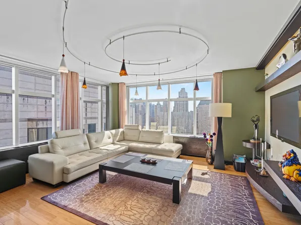 160 West 66th Street image 3 of 13