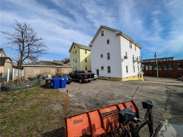 159 Warren Ave, Pawtucket, RI 02860