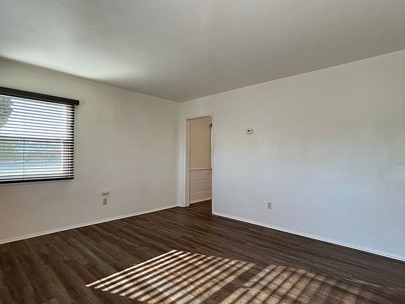5th image of 125 Casa St
