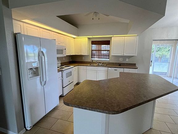 4th image of 2328 NW 9th Pl