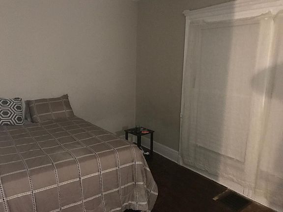3rd image of 326 15th St #1