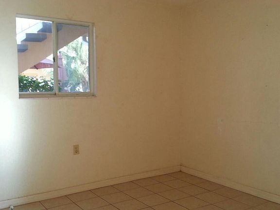 4th image of 211 Circle Dr APT 25C