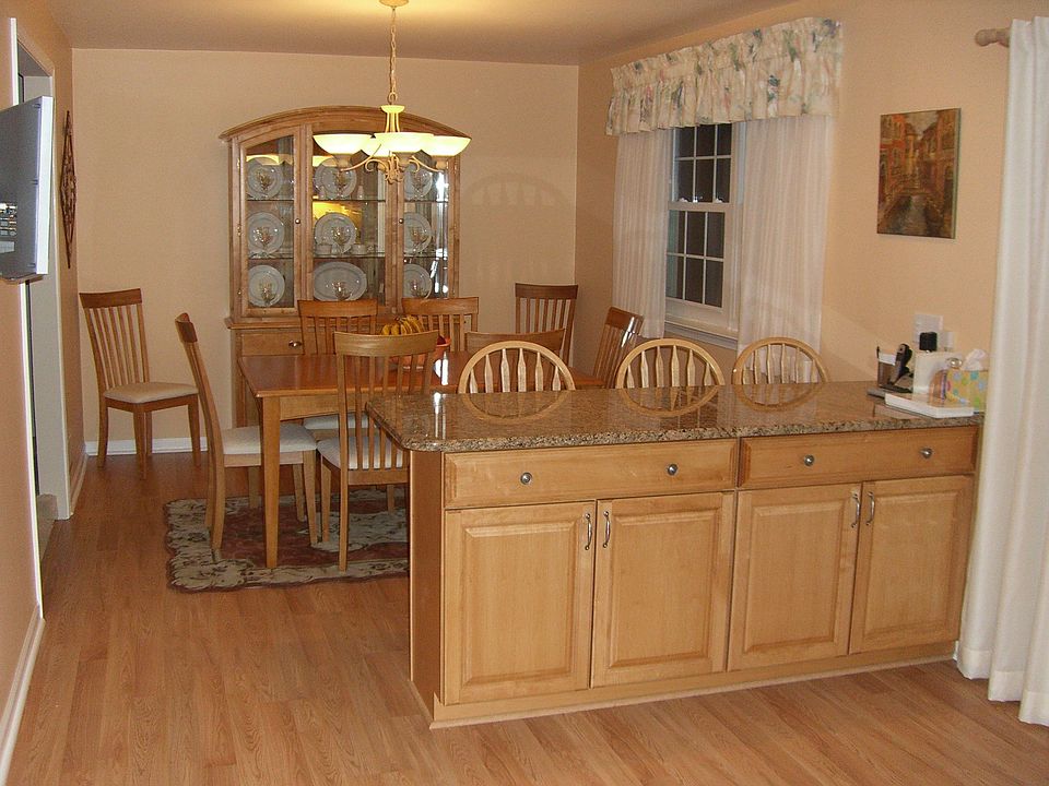 Kitchen/Dining area