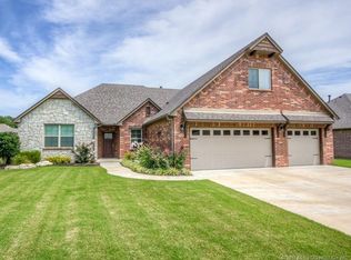 1904 Lester Ave, Bartlesville, OK 74006