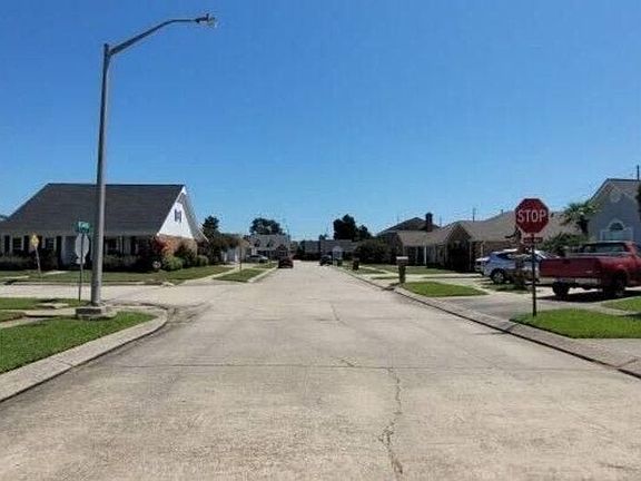 5th image of 11 Saint John Dr