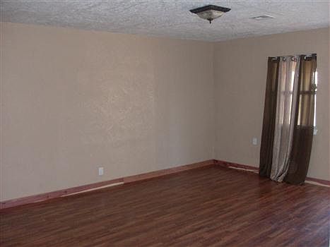 5th image of 720 W Ash St