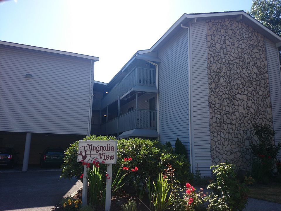 2nd image of 2562 Thorndyke Ave W APT 103