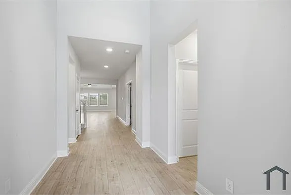 1224 Redcoat Dr — Photo 4