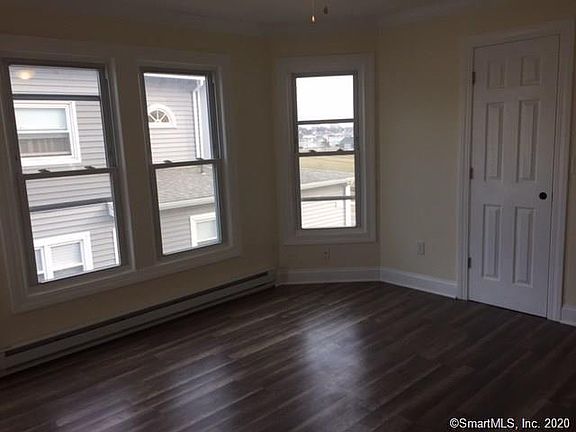 5th image of 23 Seaview Ave APT 4