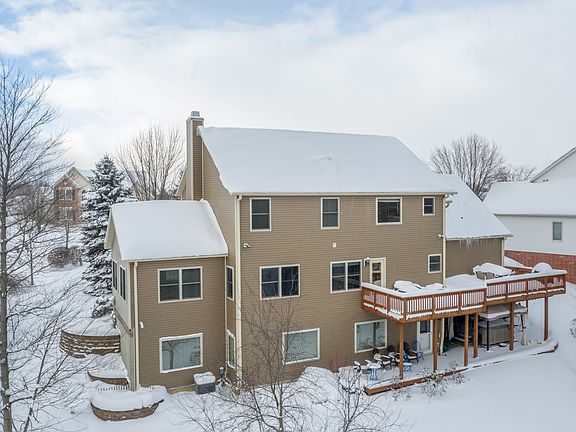 Rear - featuring 39' deck