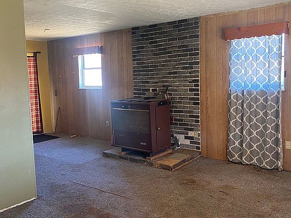5th image of 2275 N Claylick Rd