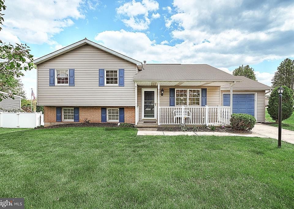 1st image of 211 Lartry Dr