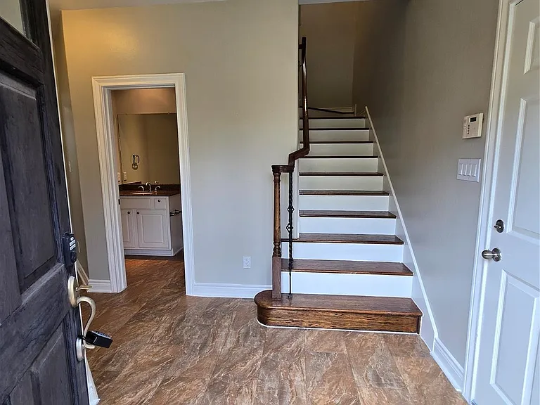 3440 Cline St — Photo 4