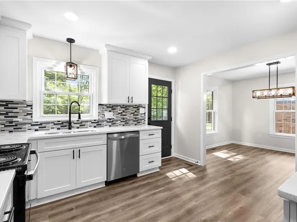 717 Prescott Cir, Newport News, VA 23602