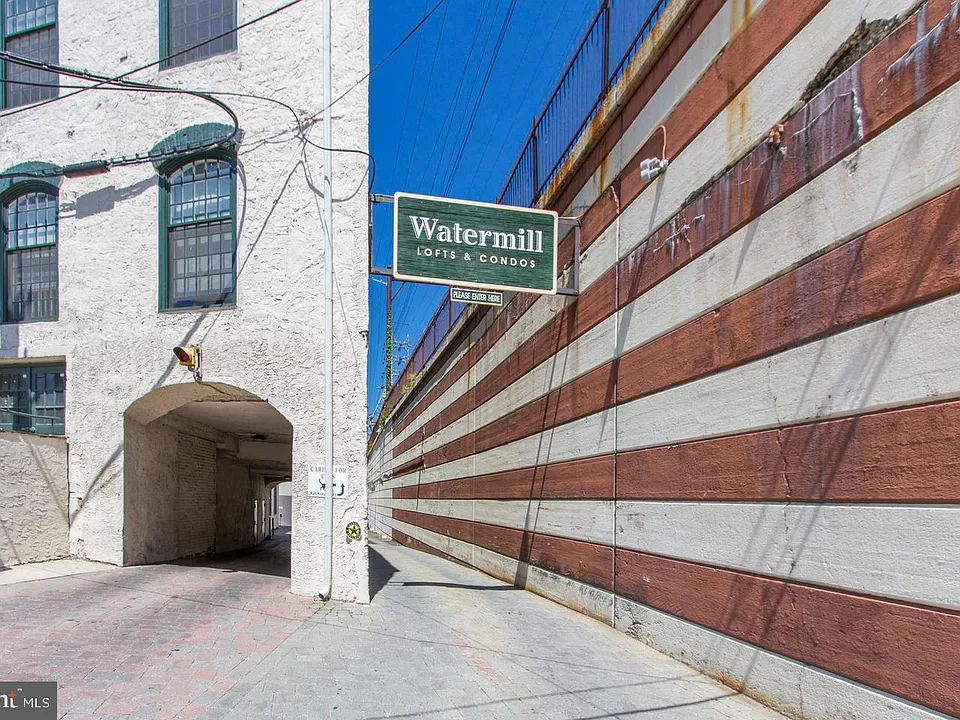 2 Leverington Ave #22