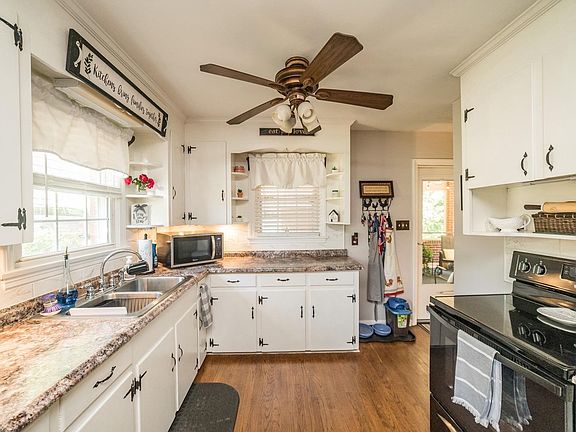 3rd image of 173 Mountainview Dr