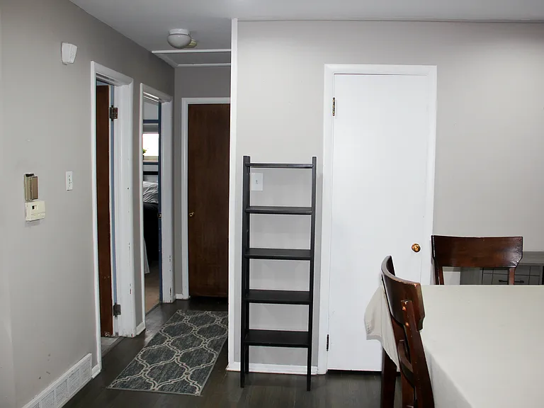 1495 S Grape St — Photo 15