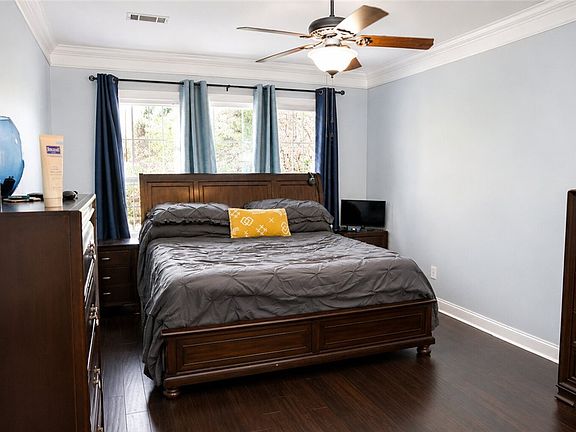 4th image of 9664 Stockwell Dr