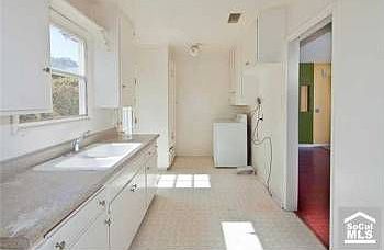 2nd image of 310 S Myrtle
