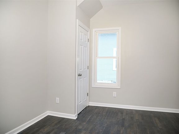 5th image of 847 W 12th Ave