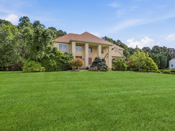 62 Greenwich Dr
