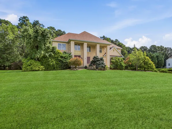 62 Greenwich Dr, Jackson, NJ 08527