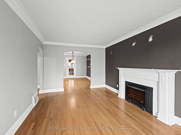5th image of 378 Byron Ave