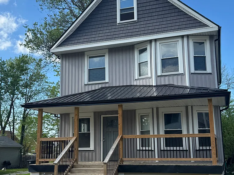 Grandview Ave — Photo 1