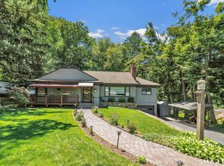 383 High Ridge Rd, Fairfield, CT 06825