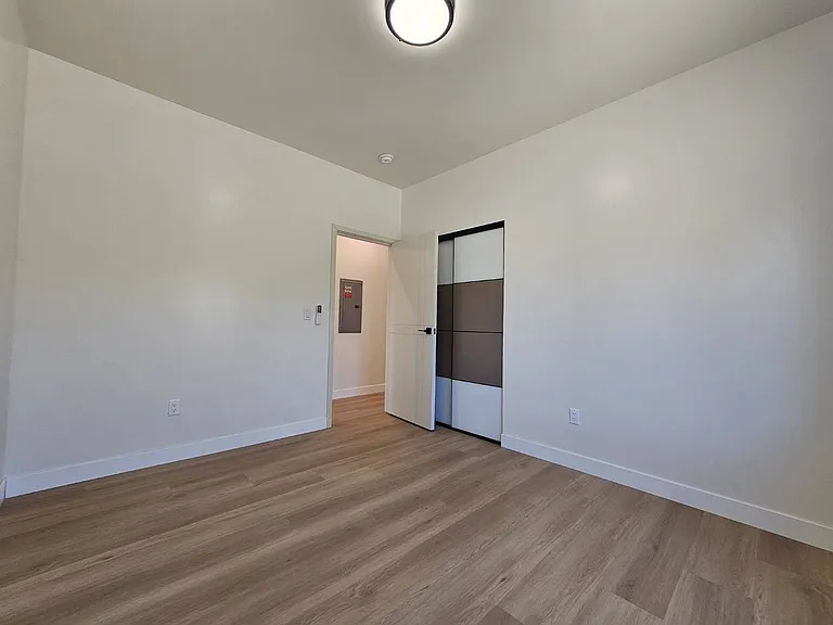 11821 Pipeline Ave #2 — Photo 10
