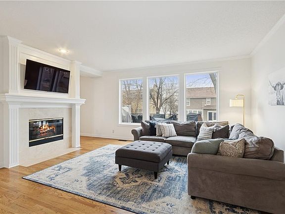 4th image of 5104 W 158th St