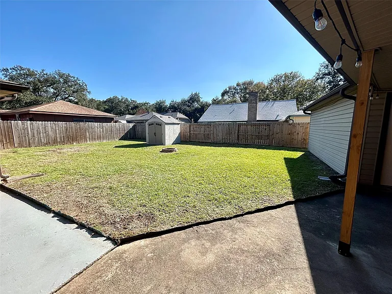 3319 Meadowcreek Dr — Photo 18